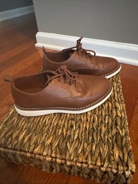Cat & Jack Brown Leather Lace-Up Oxfords with White Sole